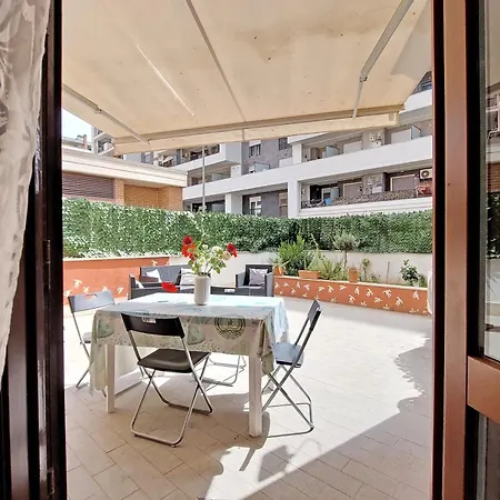 Apartment Brunelleschi House With Garden Fiumicino