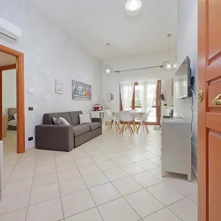 Lägenhet Brunelleschi House - Rome Airport And Fiera Roma 1 Train Stop Fiumicino